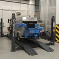 Подъемник четырехстоечный NORDBERG 4450_EG(M2), 5 т, с ручной траверсой на 2 т. N423, для сход-развала, электростопоры, серый