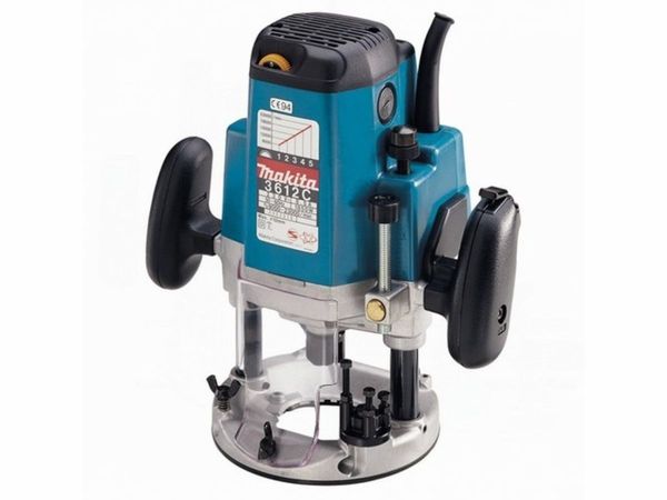 Фрезер вертикальный MAKITA 3612 C в кор.