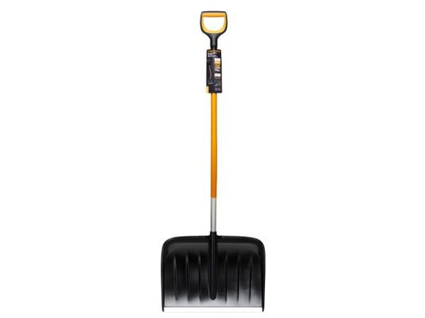 Лопата (скрепер) для снега c изогнутой ручкой X-series FISKARS