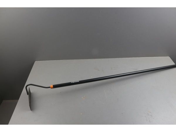 Тяпка Solid FISKARS уцененный (0025554586)