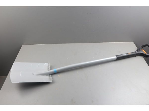 Лопата штыковая телескопическая прямая Xact FISKARS уцененный (0238941838)