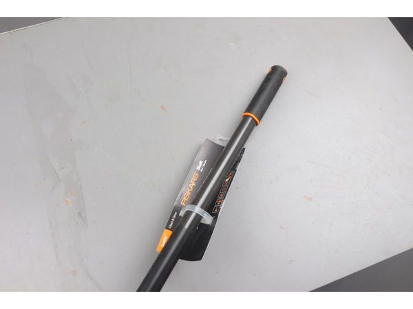 Черенок алюминиевый графитовый 156см QuikFit FISKARS уцененный (1277833086)