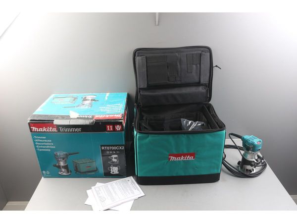 Фрезер кромочный MAKITA RT 0700 CX2 + аксессуары в сумке уцененный (2712747702)